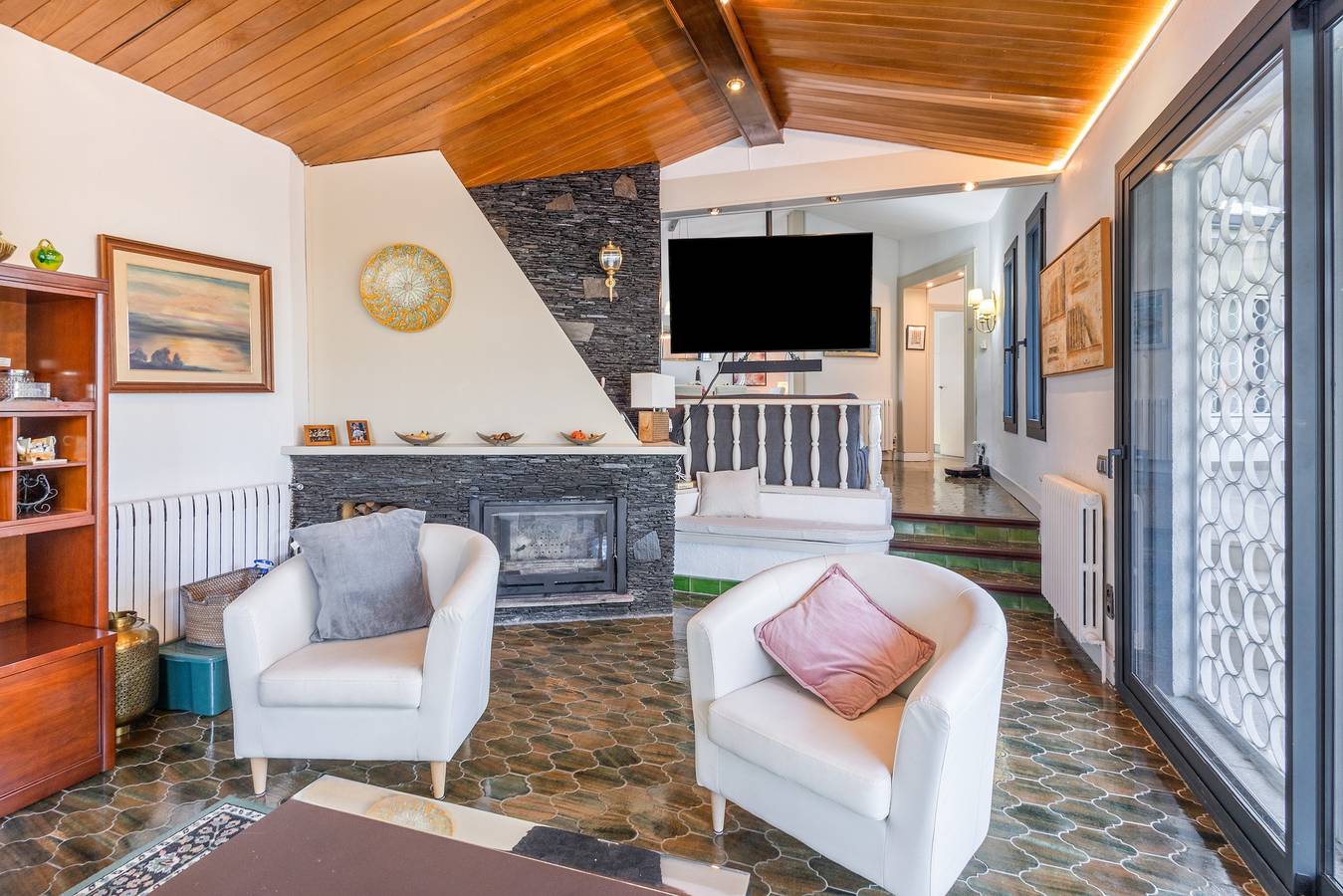 Casa Vacacional 'Roques Brunes - Seva' con Vistas a la Montaña, Wi-Fi y Aire Acondicionado in Seva, Interior de Barcelona