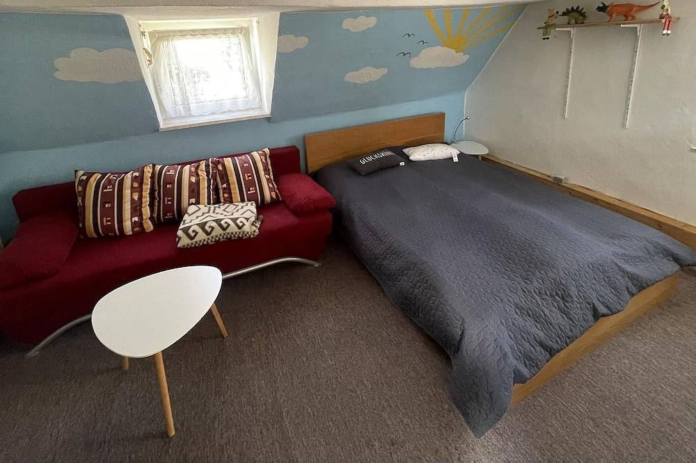 Ganze Wohnung, Ferienhaus (90qm) mit 3 Schlafzimmern und Veranda in Schwarzenbach an der Saale, Landkreis Hof