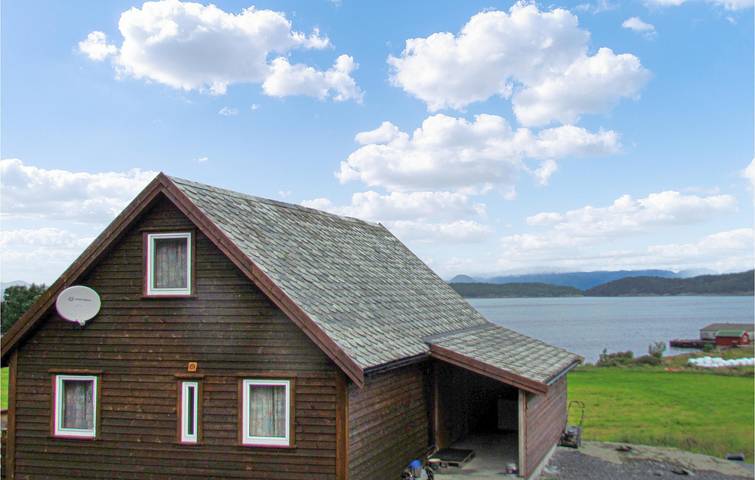 Ferienhaus für 6 Personen mit Terrasse in Bjoa, Vindafjord