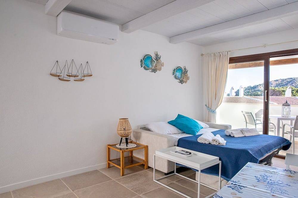 Appartamento intero, Baia Sardinia: Eleganza e Comfort a un Passo dal Mare in Cala Battistoni, Arzachena