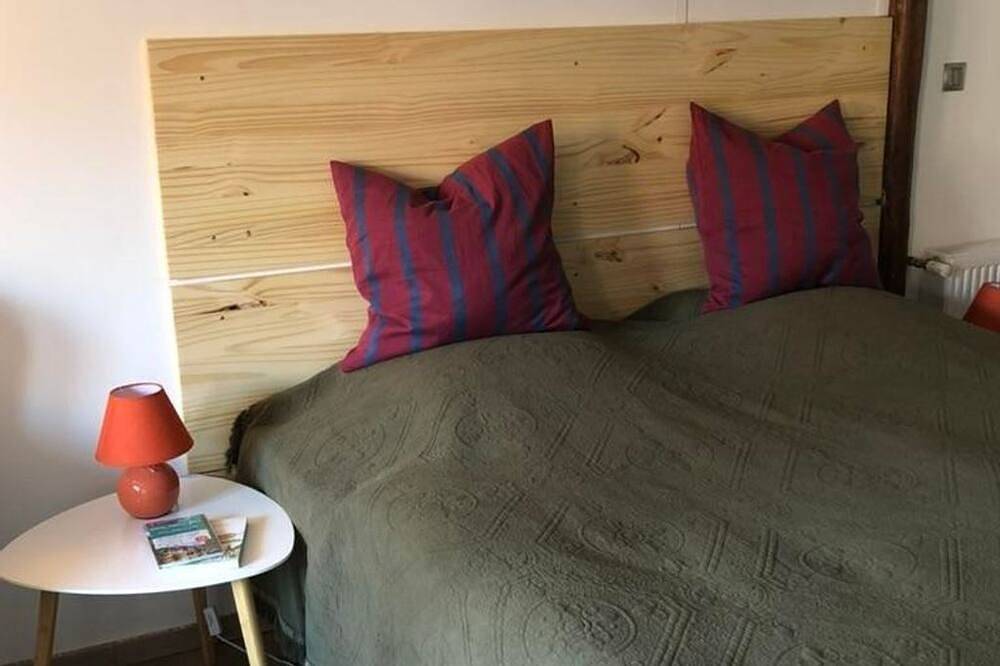 Ganze Wohnung, Kleines Studio am Waldrand - Appartement/Fewo, Dusche, Wc, Wohn-/Schlafraum in Wissembourg, Region Weißenburg