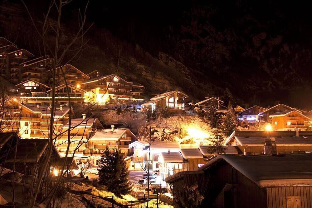 Apartamento entero, At The Foot Of The Champagny En Vanoise Slopes La Plagne-Paradiski Parc De La Vanoise in Champagny-en-Vanoise, Parque Nacional de Vanoise