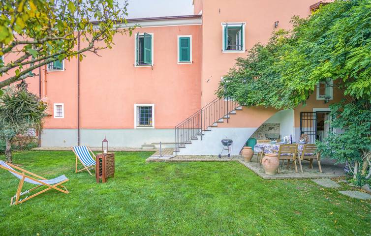 Ferienhaus für 7 Personen, mit Garten in Albenga