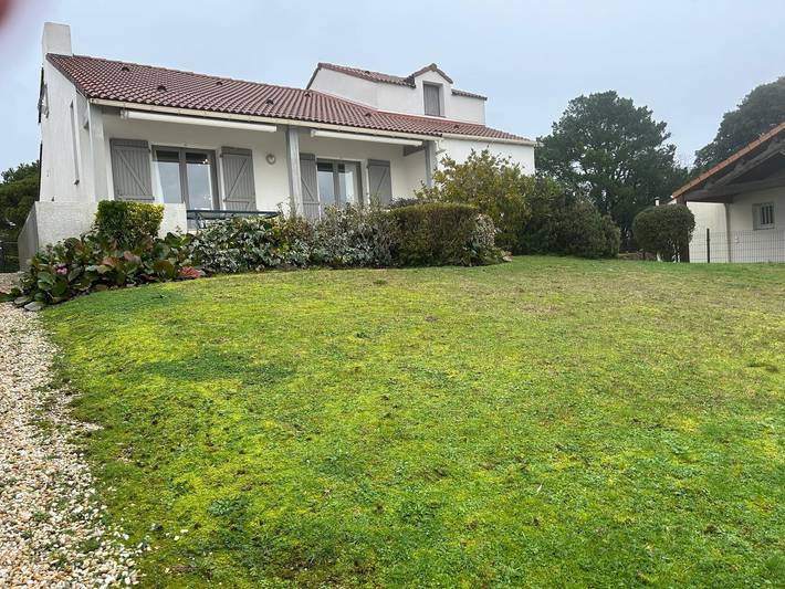 Location de vacances pour 10 personnes, avec bassin pour enfant et jardin, adapté aux familles dans Port de Gourmalon - 3
