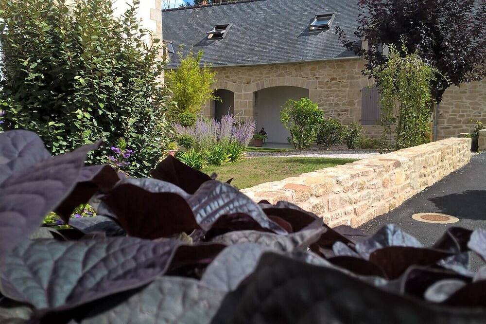 Charmant gîte de vacances au bord de la rivière pour 2 personnes avec Wifi gratuit in Bieuzy, Région de Pontivy