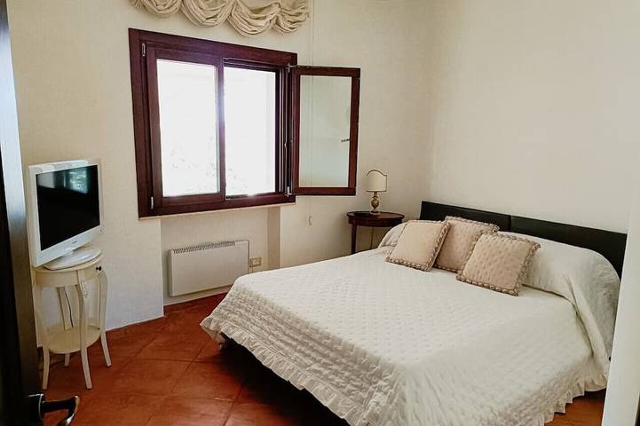 Ferienhaus für 6 Personen, mit Balkon und Garten in Nora - 2