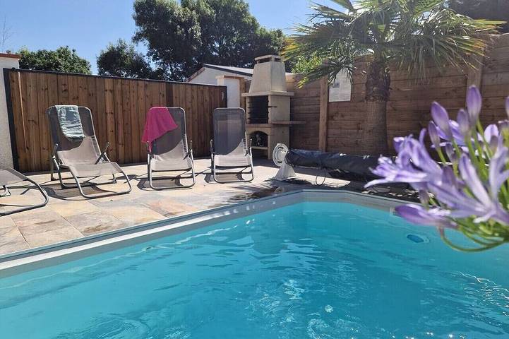 Location de vacances pour 12 personnes, avec jardin à Peyrole