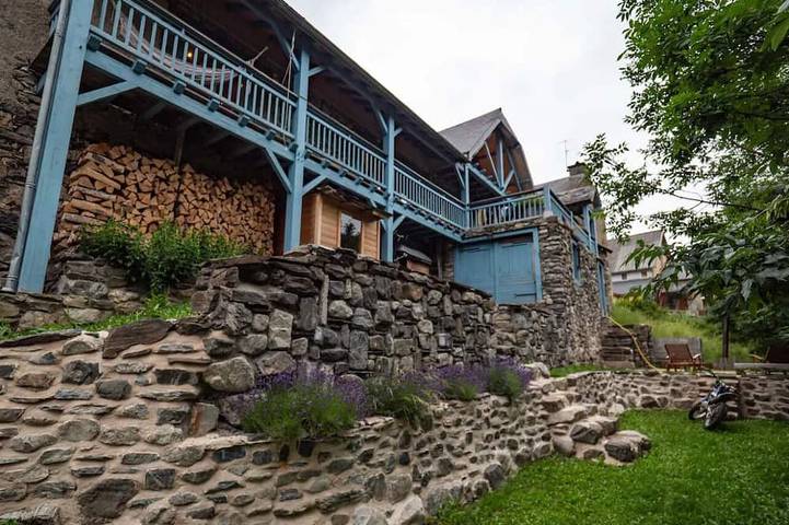 Gîte pour 10 personnes, avec jardin ainsi que balcon et sauna à Aulon