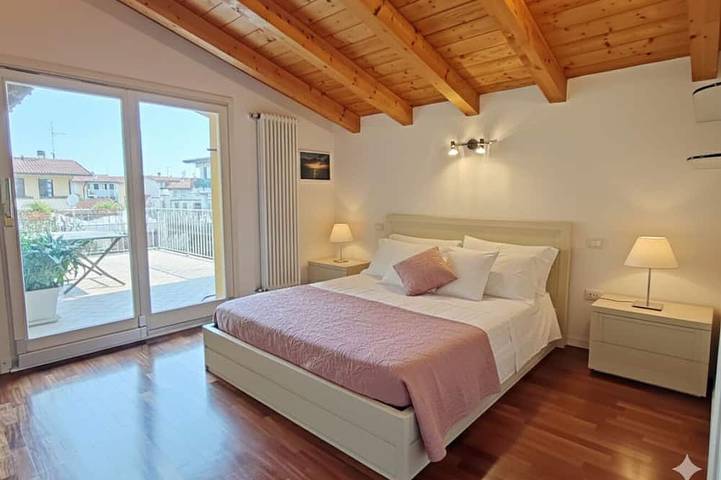 Villa für 9 Personen, mit Garten und Balkon sowie Pool in Desenzano del Garda - 2