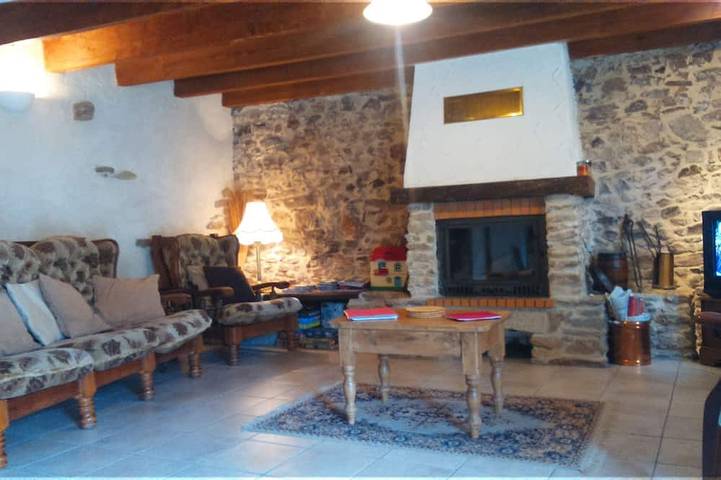 Location de vacances pour 7 personnes, avec jardin et terrasse à Marzan - 3