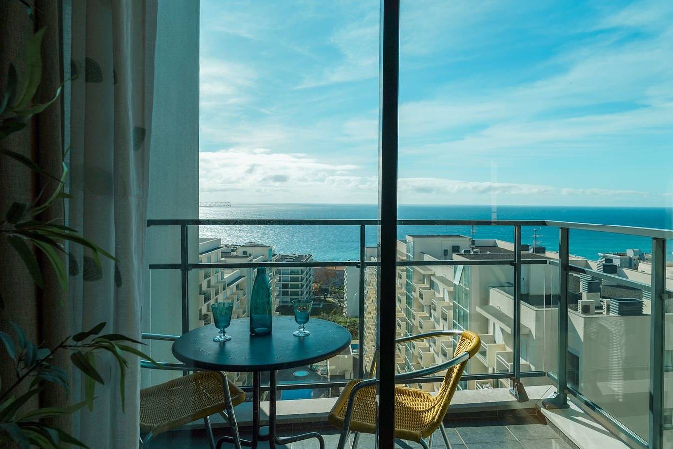 Ganze Wohnung, Guestready - Fantastic home near the beach in São Martinho, Madeira