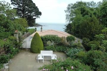 Gîte pour 4 personnes, avec balcon ainsi que jacuzzi et jardin, animaux acceptés dans Port de Gourmalon