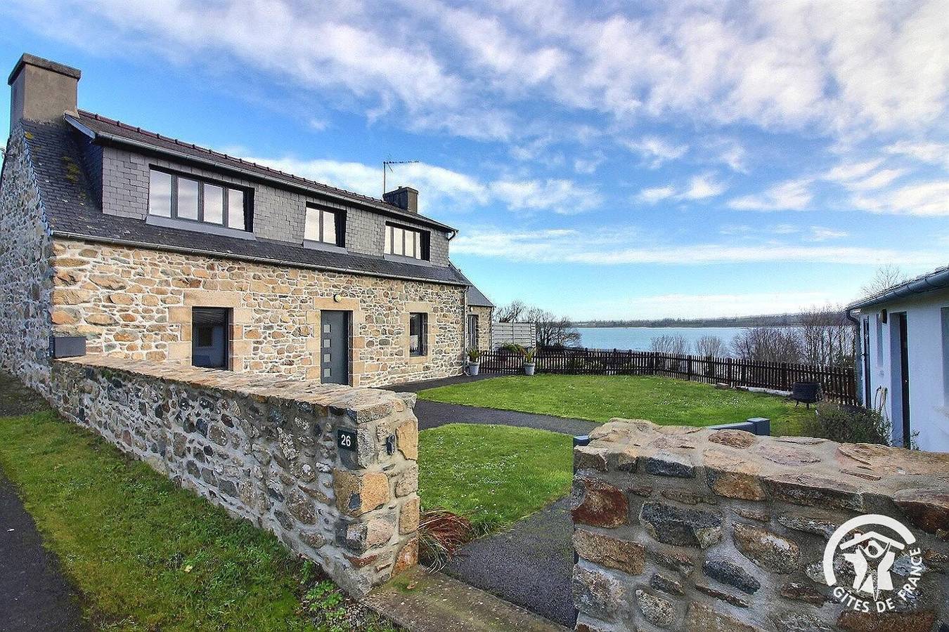 Ty Jean in Plougrescant, Costa de granito rosa