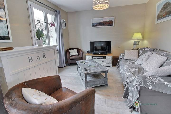 Gîte pour 6 personnes, avec jardin et terrasse, animaux acceptés