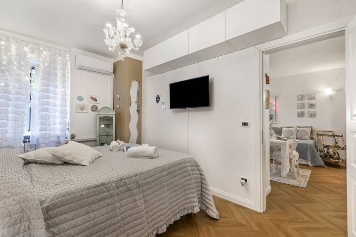 Appartamento intero, Casa Amorosa Town Center with Terrace and A/C in Alassio, Riviera di Ponente