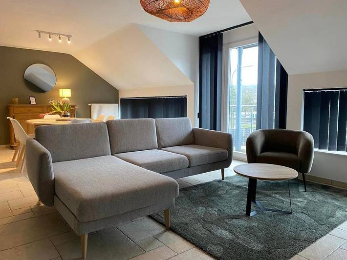 Gîte pour 4 personnes, avec vue et balcon à Hotton