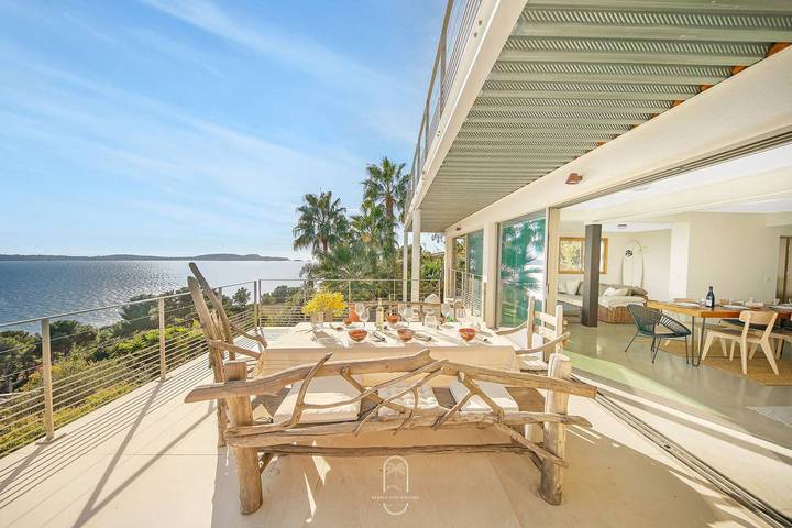 Gîte pour 6 personnes, avec terrasse dans Plage Font Brun Carqueiranne - 3