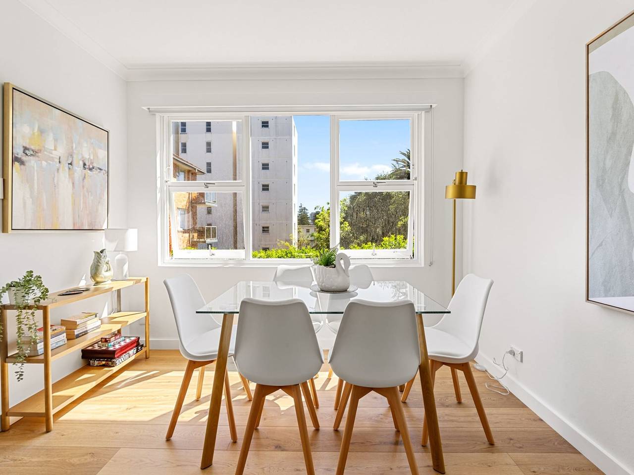 Entire apartment, Gorgeous 3-Bed Manly Pad, Short Walk to the Beach in Sydney, New South Wales