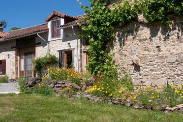 Cottage pour 2 personnes, avec vue sur le lac et jardin à Vaulry