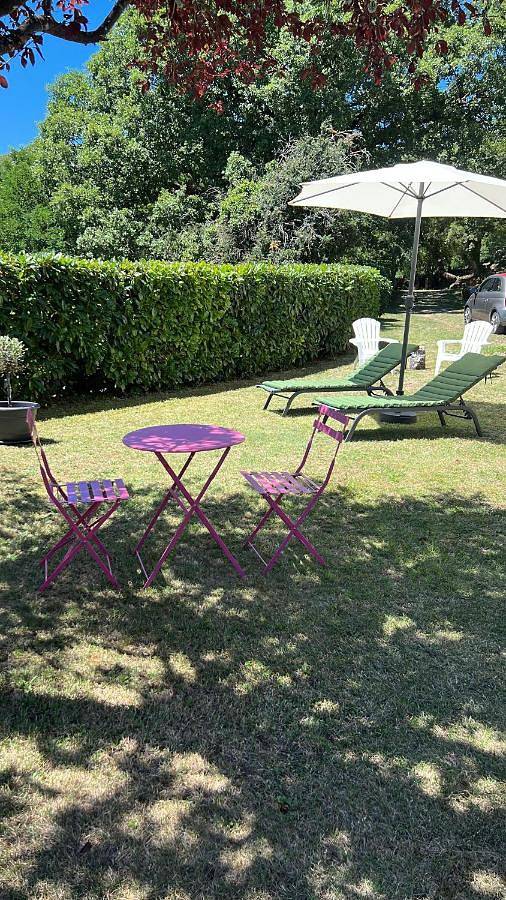 Location de vacances pour 2 personnes, avec bassin pour enfant et terrasse ainsi que vue et jardin à Brengues - 3