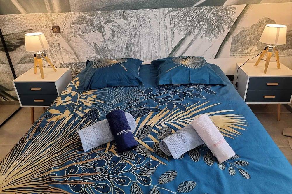 Superb villa, private heated pool 6 mins from St Cyprien beach in Lecci in Lecci, Sartène und Umgebung