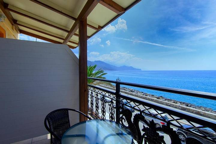 Gîte pour 2 personnes, avec vue et balcon dans Palaiochora - 2