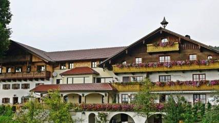 Ferienwohnung für 2 Personen, mit Seeblick und Garten in Steinbach am Attersee