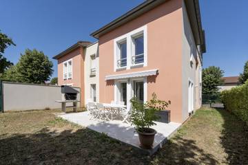 Ferienhaus für 6 Personen, mit Terrasse und Garten in Grand Est