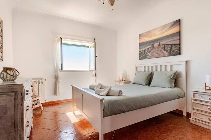 Ferienwohnung für 6 Personen, mit Balkon und Ausblick in Arrifana - 3