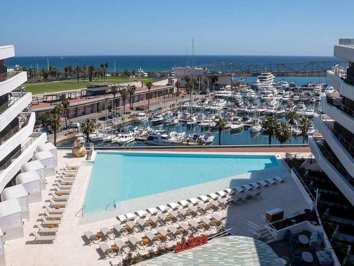 Hotel para 2 personas, con vistas además de piscina y jardín, Familias con niños - 1