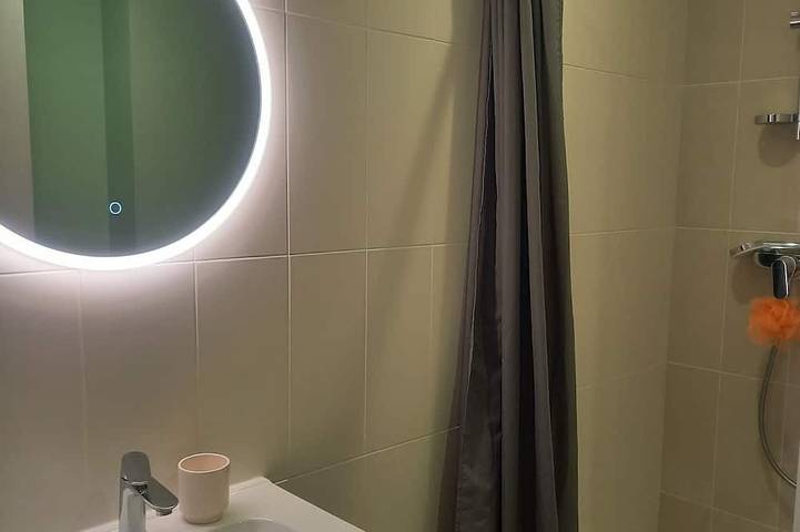 Entire apartment, Appartement Neuf Climatisé 41m2, vue Mer, Presqu'île Capelan à Pieds! in Bandol, Mediterranean Coast (France)