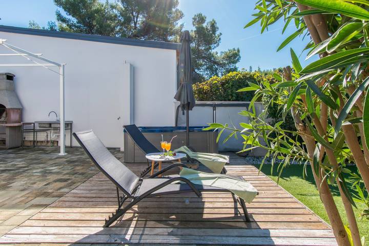 Ferienhaus für 4 Personen, mit Terrasse und Garten in Peroj - 3