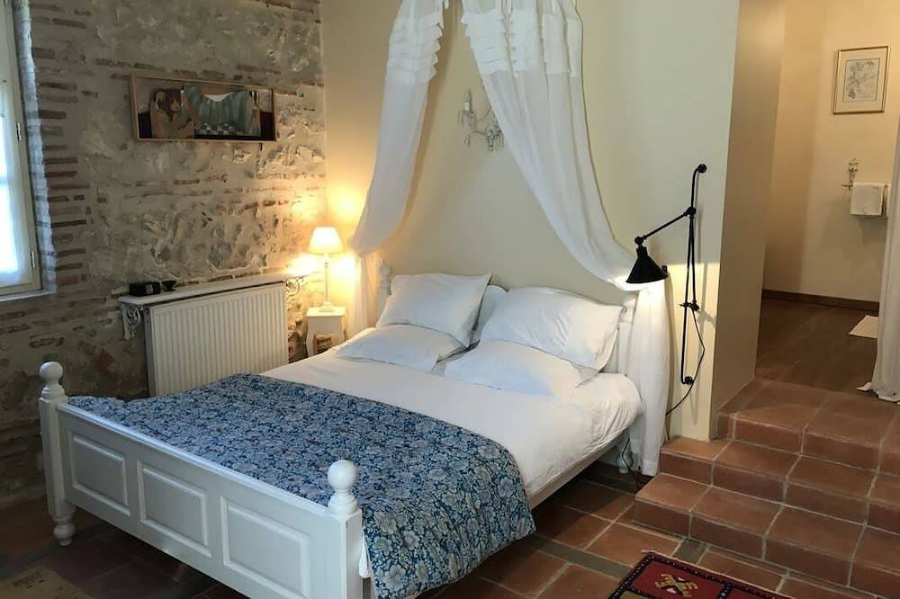 Le clos du Mûrier, Chambre d'hôte de charme in Fongrave, Région de Villeneuve-sur-Lot