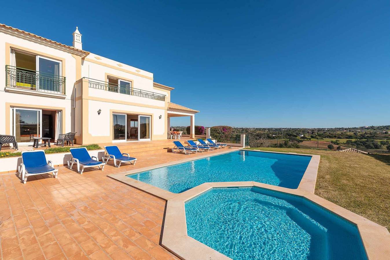 Villa 'Água' com vista para a montanha, Wi-Fi e ar condicionado in Guia, Distrito de Faro