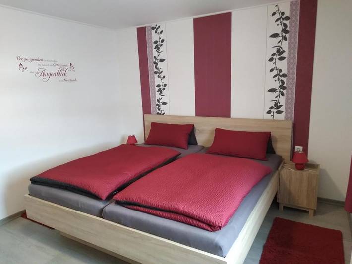Ferienwohnung für 7 Personen, mit Garten und Ausblick in Lam