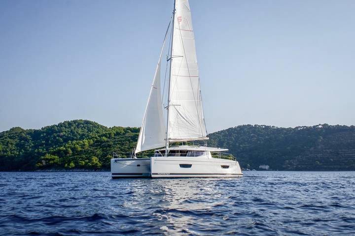 Bateau pour 6 personnes dans Tivat