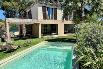 Location de vacances pour 8 personnes, avec jardin dans Plage Lumière