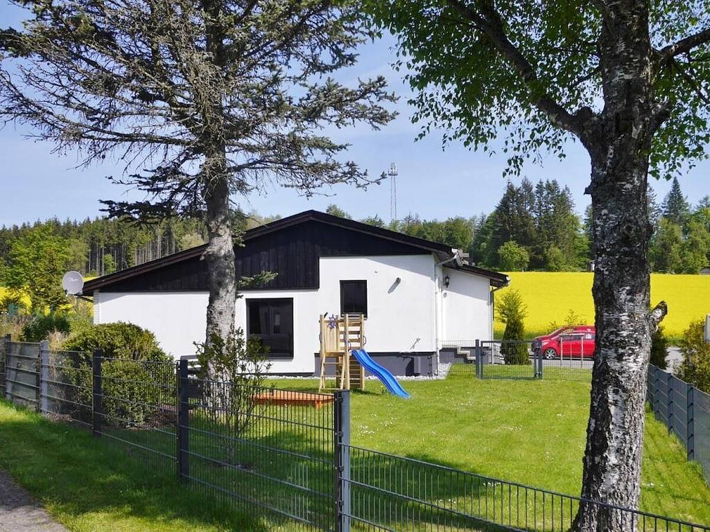 Diemelquelle - mit eingezäuntem Garten in Usseln, Willingen