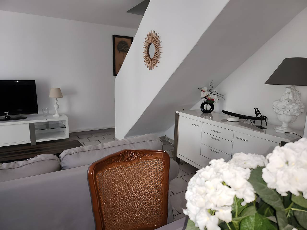 Gîte Le Roma with Shared Pool, Wi-Fi, and Air Conditioning in Oppède in Oppède, Parc naturel régional du Luberon