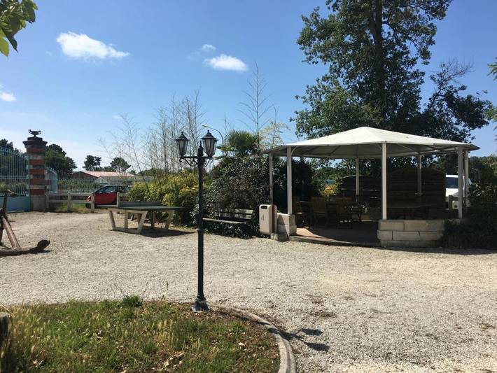 Hôtel pour 2 personnes, avec terrasse et jardin, animaux acceptés à Les Mathes - 4