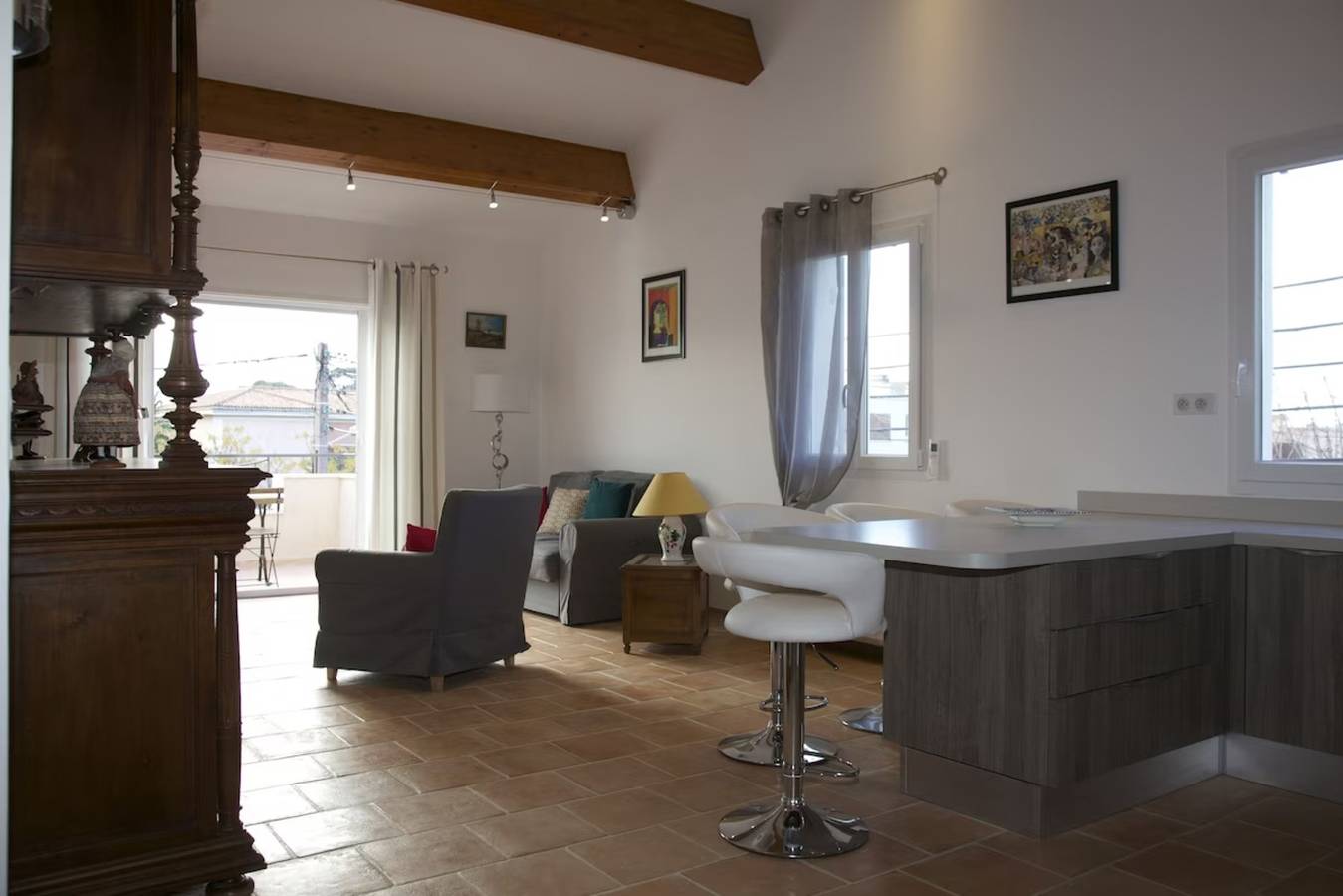 Appartement entier, Appartement 'T3 Coeur De Sanary - 100m Du Port' avec Terrasse Privée, Wi-Fi et Climatisation in Sanary-sur-Mer, Côte méditerranéenne (France)