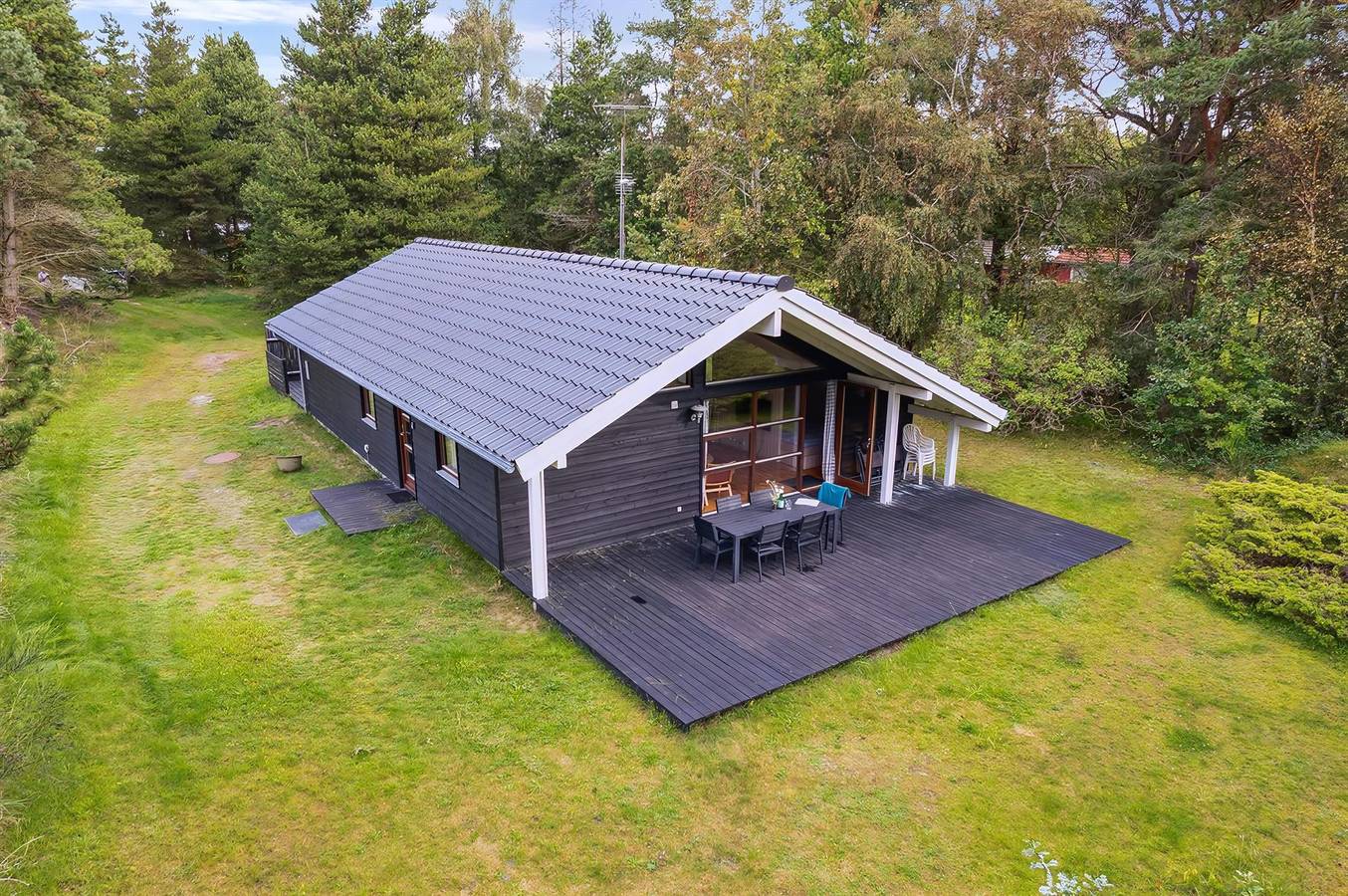 Nice home in Højby w/ Sauna, 3 Bedrooms and Wifi in Gudmindrup Lyng, Højby