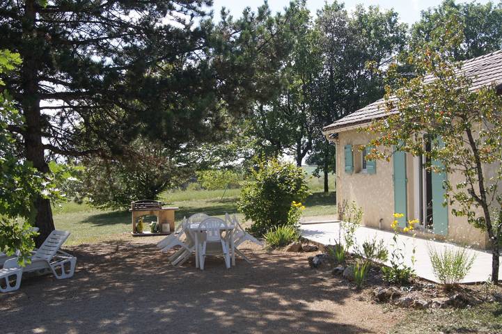 Location de vacances pour 4 personnes, avec jardin et bassin pour enfant à Salignac-Eyvigues - 4