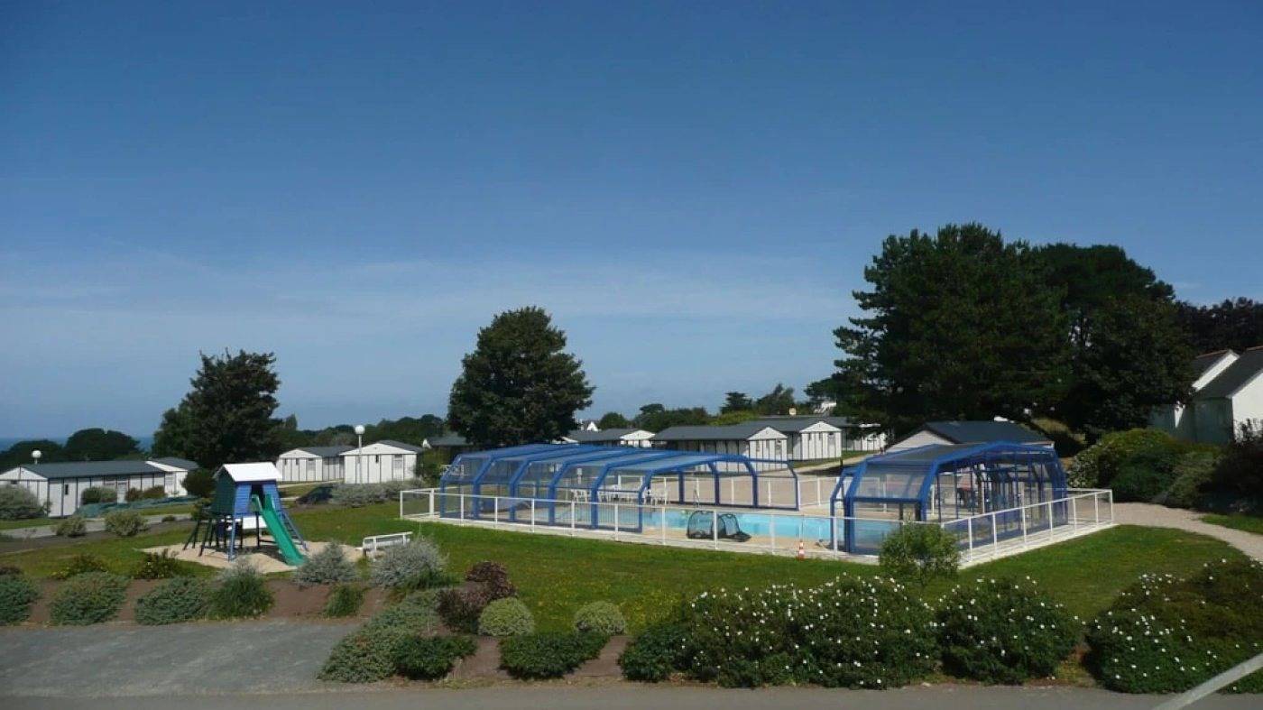Camping 2 étoiles - Piscine  - ccaba00 in Plestin-les-Grèves, Ceinture Dorée
