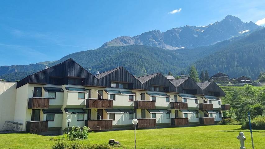 Ferienwohnung für 4 Personen, mit Balkon und Garten sowie Sauna in Surses