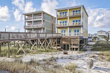 Vacation Rental for 20 Guests in Gulf Shores, Mobile Bay, Picture 1