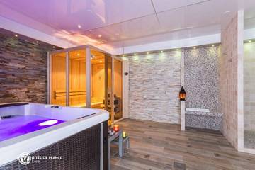 Gîte pour 12 personnes, avec jacuzzi ainsi que sauna et jardin à Conteville