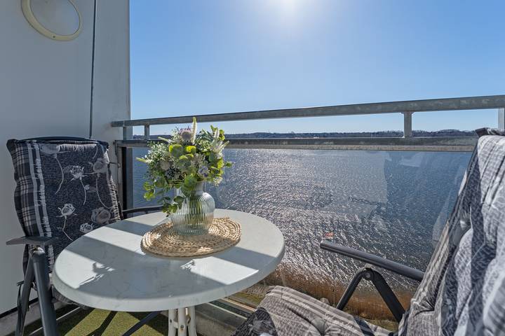 Ferienwohnung für 4 Personen, mit Balkon und Garten, kinderfreundlich am Steinwarder