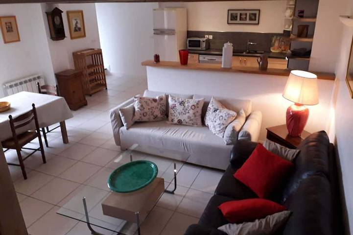 Gîte pour 6 personnes, avec terrasse, animaux acceptés à Saint-Eugène