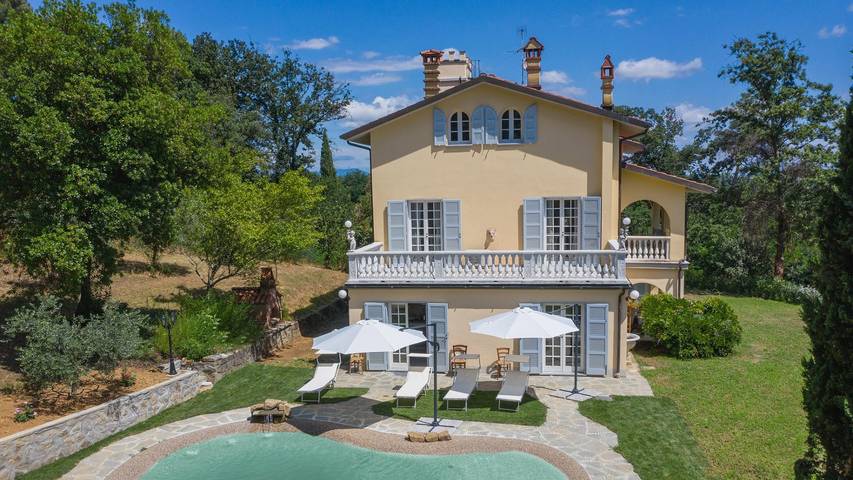 Chalet para 15 personas, con jardín además de piscina y terraza - 1